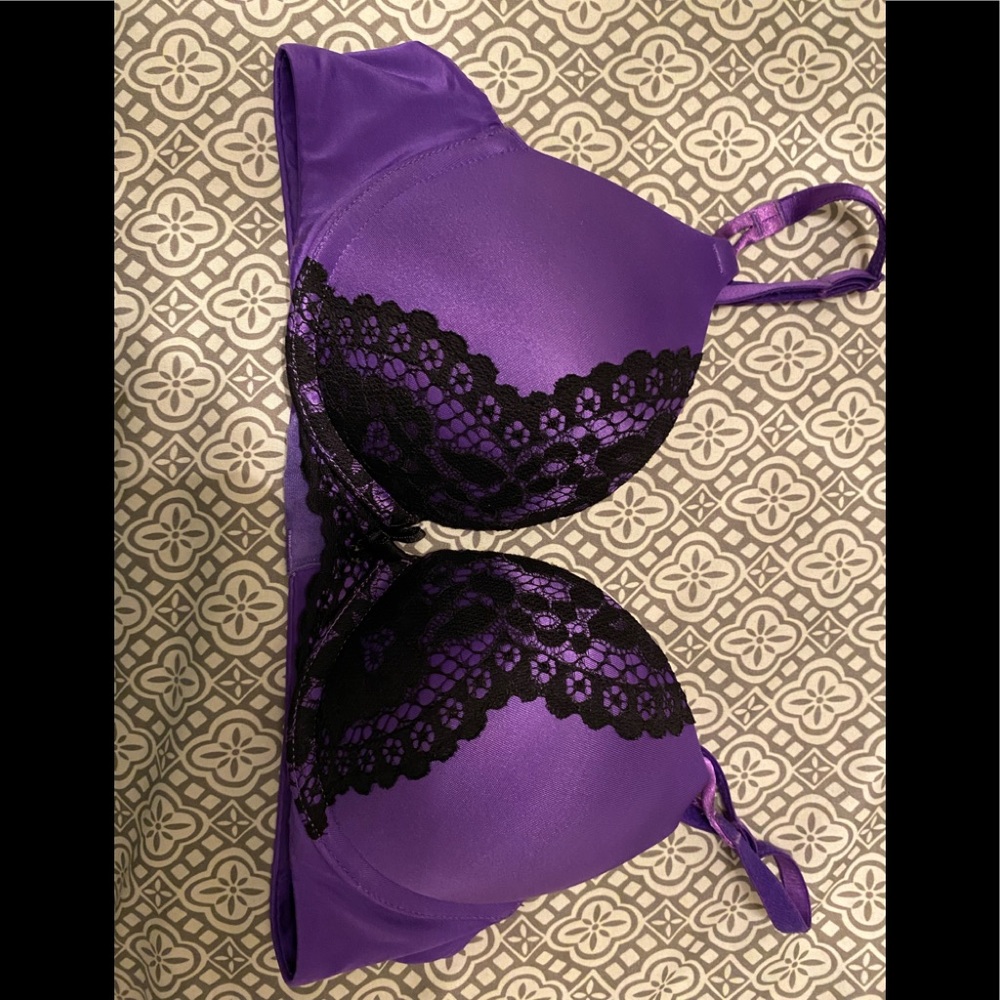 Victoria’s Secret bombshell bra